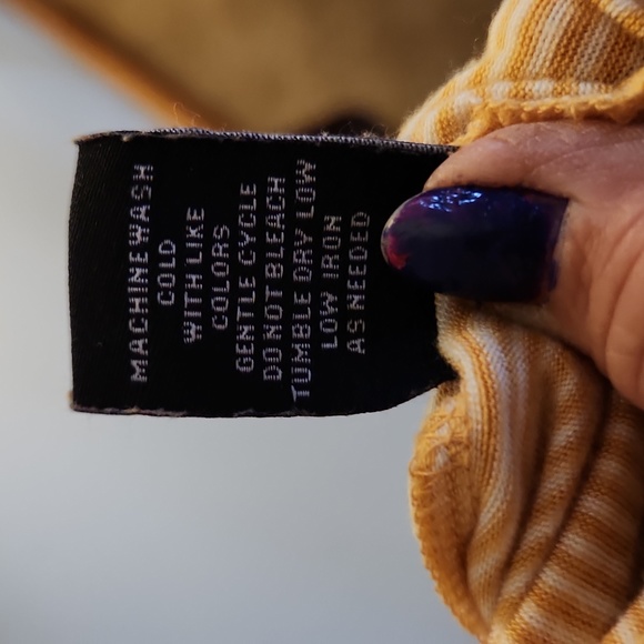 Kim & Cami size large pinstriped blouse - Picture 7 of 7